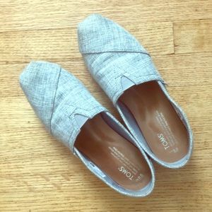 Toms- like new!!